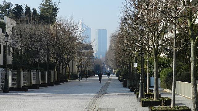 Levallois-Perret/immobilier/CENTURY21 Anatole France/Levallois-Perret vue vers La Défense Paris