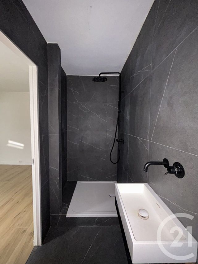 Appartement F3 à vendre - 3 pièces - 58.5 m2 - LEVALLOIS PERRET - 92 - ILE-DE-FRANCE - Century 21 Anatole France