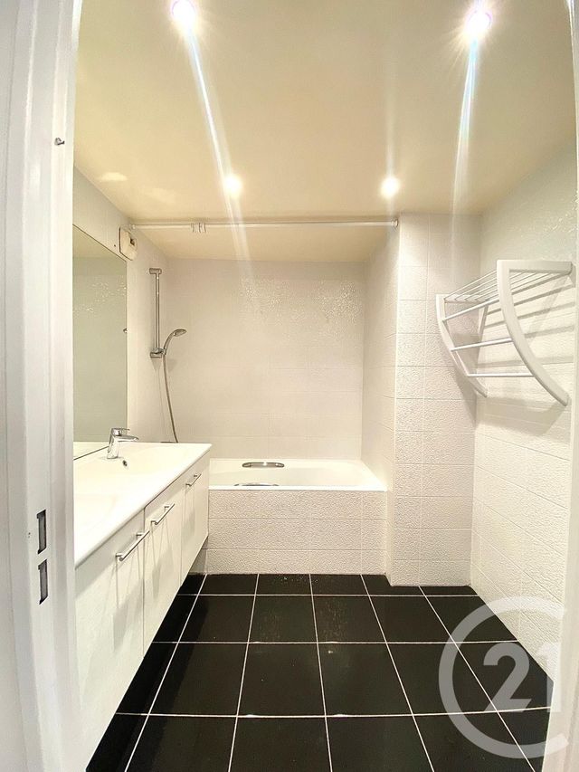 Appartement F3 à vendre - 3 pièces - 67.87 m2 - LEVALLOIS PERRET - 92 - ILE-DE-FRANCE - Century 21 Anatole France