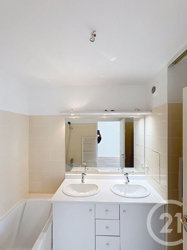Appartement à louer - 2 pièces - 49.33 m2 - LEVALLOIS PERRET - 92 - ILE-DE-FRANCE - Century 21 Anatole France