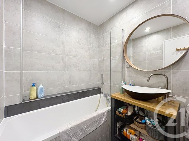 Appartement F3 à vendre - 3 pièces - 66.68 m2 - LEVALLOIS PERRET - 92 - ILE-DE-FRANCE - Century 21 Anatole France