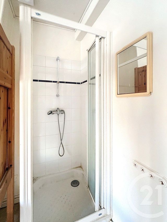 Appartement Chambre à vendre - 1 pièce - 9.75 m2 - PARIS - 75017 - ILE-DE-FRANCE - Century 21 Anatole France