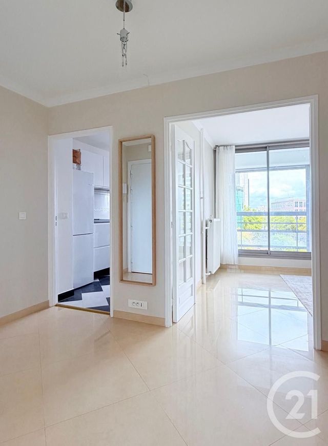 Appartement à louer - 4 pièces - 87.0 m2 - COURBEVOIE - 92 - ILE-DE-FRANCE - Century 21 Anatole France
