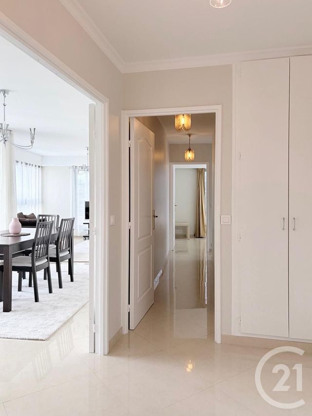 Appartement à louer - 4 pièces - 87.0 m2 - COURBEVOIE - 92 - ILE-DE-FRANCE - Century 21 Anatole France