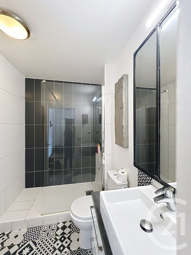 Appartement F1 à louer - 1 pièce - 28.0 m2 - LEVALLOIS PERRET - 92 - ILE-DE-FRANCE - Century 21 Anatole France