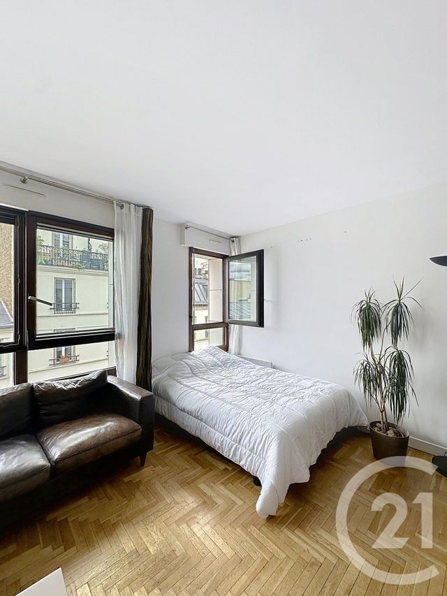 Appartement F1 à louer - 1 pièce - 28.0 m2 - LEVALLOIS PERRET - 92 - ILE-DE-FRANCE - Century 21 Anatole France