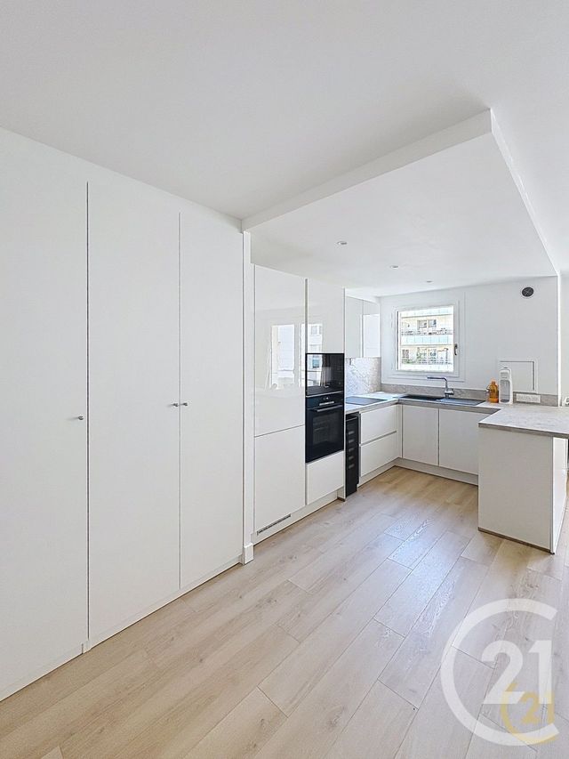Appartement F2 à louer - 2 pièces - 52.0 m2 - LEVALLOIS PERRET - 92 - ILE-DE-FRANCE - Century 21 Anatole France