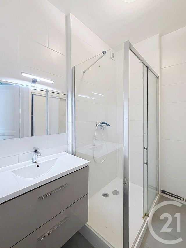 Appartement à louer - 3 pièces - 60.0 m2 - LEVALLOIS PERRET - 92 - ILE-DE-FRANCE - Century 21 Anatole France