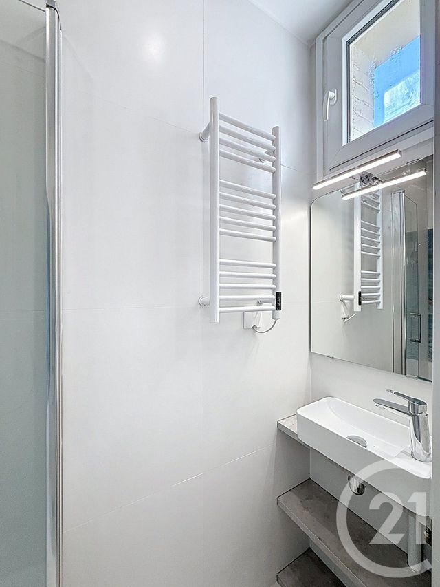 Appartement F3 à louer - 3 pièces - 50.0 m2 - LEVALLOIS PERRET - 92 - ILE-DE-FRANCE - Century 21 Anatole France