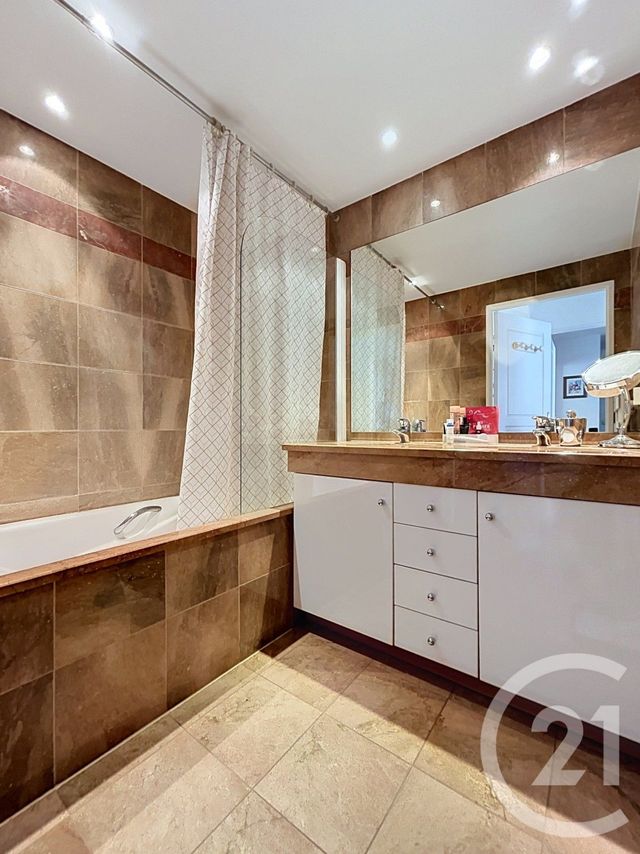 Appartement F3 à vendre - 3 pièces - 72.0 m2 - LEVALLOIS PERRET - 92 - ILE-DE-FRANCE - Century 21 Anatole France
