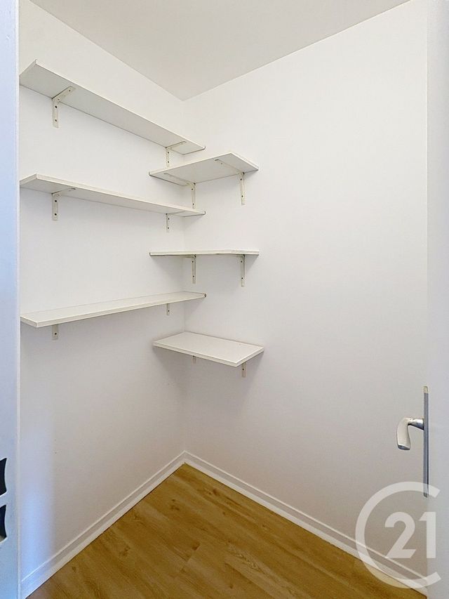 Appartement F4 à louer - 4 pièces - 88.03 m2 - COURBEVOIE - 92 - ILE-DE-FRANCE - Century 21 Anatole France