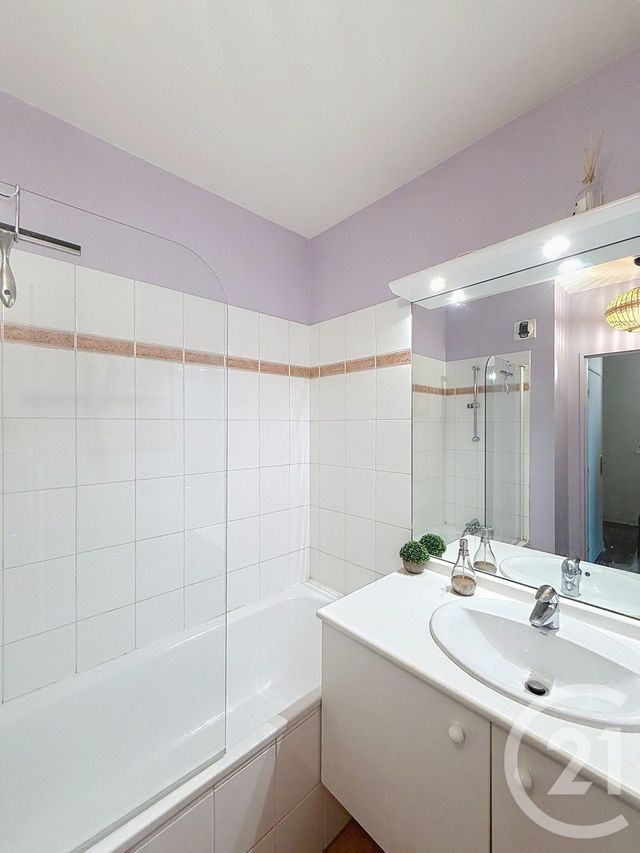 Appartement à louer - 2 pièces - 55.75 m2 - LEVALLOIS PERRET - 92 - ILE-DE-FRANCE - Century 21 Anatole France