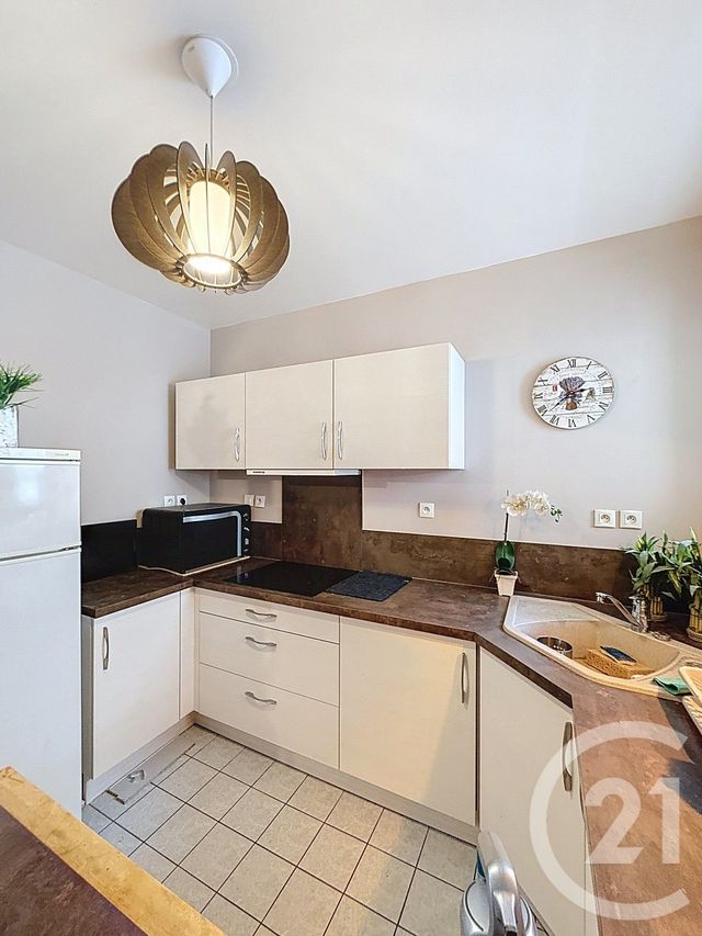 Appartement à louer - 2 pièces - 55.75 m2 - LEVALLOIS PERRET - 92 - ILE-DE-FRANCE - Century 21 Anatole France