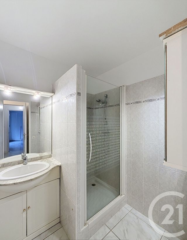Appartement F2 à louer - 2 pièces - 46.93 m2 - LEVALLOIS PERRET - 92 - ILE-DE-FRANCE - Century 21 Anatole France